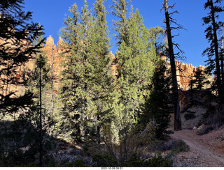 Bryce Canyon - Two Bridges + Adam