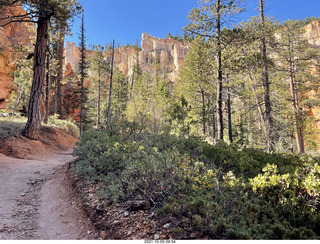62 a18. Bryce Canyon - Peekaboo hike