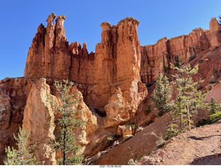 71 a18. Bryce Canyon - Peekaboo hike