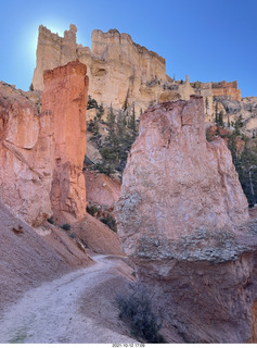 74 a18. Bryce Canyon - Peekaboo hike