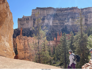 94 a18. Bryce Canyon - Peekaboo hike