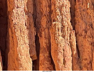 117 a18. Bryce Canyon - Peekaboo hike - rock texture