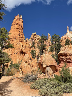 142 a18. Bryce Canyon - Peekaboo hike