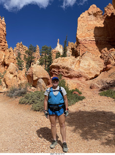 143 a18. Bryce Canyon - Peekaboo hike - Adam