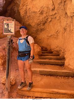 159 a18. Bryce Canyon - Wall Street hike - Adam - sign