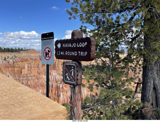 190 a18. Bryce Canyon - Navaho Loop sign