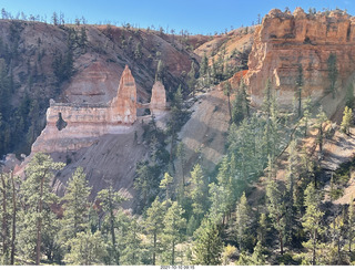 130 a18. Bryce Canyon Fairyland Trail hike - Tower Bridge