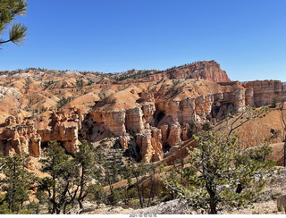 159 a18. Bryce Canyon Fairyland Trail hike