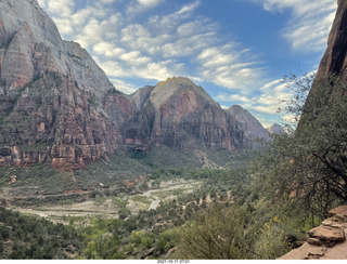 7 a18. Zion National Park - Scout Landing hike