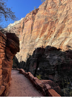 81 a18. Zion National Park - Scout Landing hike