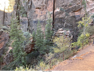 83 a18. Zion National Park - Scout Landing hike