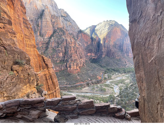 85 a18. Zion National Park - Scout Landing hike