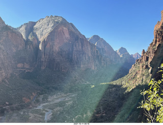 Zion National Park - Scout Landing - Angels Landing hikers