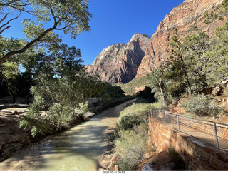 114 a18. Zion National Park - Scout Landing hike - bridge view