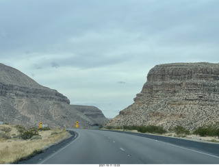 157 a18. Arizona drive on I-15, Virgin River, amazing views