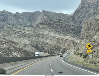 184 a18. Arizona drive on I-15, Virgin River, amazing views