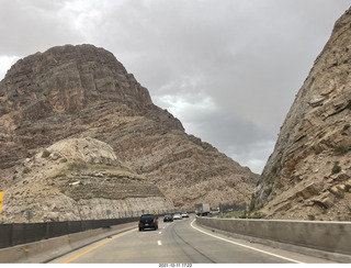 Arizona I-15 Virgin River drive - amazing rocks and views