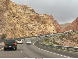 Arizona I-15 Virgin River drive - amazing rocks and views