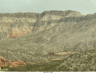 Arizona I-15 Virgin River drive - amazing rocks and views