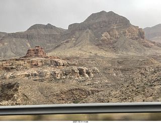 Arizona I-15 Virgin River drive - amazing rocks and views