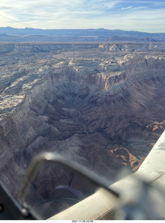 32 a19. aereal - Utah back country - Hidden Splendor landing