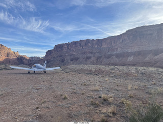 50 a19. Utah back country - Hidden Splendor airstrip area on the ground + N8377W