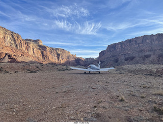51 a19. Utah back country - Hidden Splendor airstrip area on the ground + N8377W