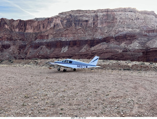 54 a19. Utah back country - Hidden Splendor airstrip area on the ground + N8377W