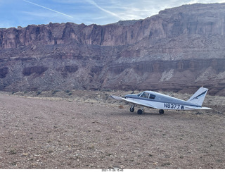56 a19. Utah back country - Hidden Splendor airstrip area on the ground + N8377W