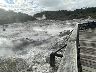 210 a1s. New Zealand - Hell's Gate - mud and thermal walk