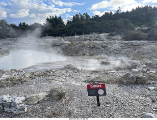 219 a1s. New Zealand - Hell's Gate - mud and thermal walk