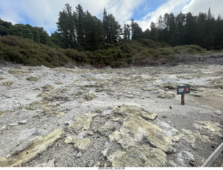 246 a1s. New Zealand - Hell's Gate - mud and thermal walk