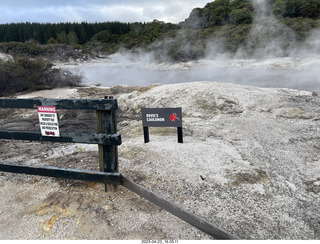 New Zealand - Hell's Gate - mud and thermal walk