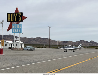 Amboy - Roy's Motel with N8377W