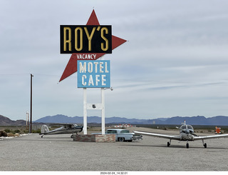 Amboy - Roys Motel with N8377W