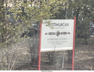 drive to Teotihuacan