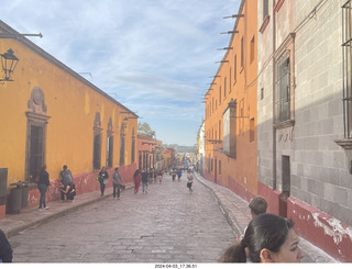 San Miguel de Allende - Adam between tall people