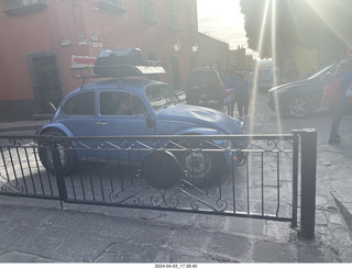 107 a24. San Miguel de Allende  - VW beetle