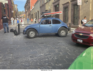 115 a24. San Miguel de Allende  - VW beetle