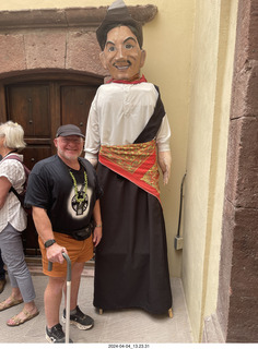 45 a24. San Miguel de Allende - Adam and big person