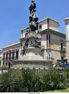 161 a24. Guanajuato - sculpture for peace