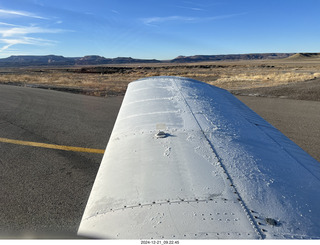 3 a2c. Utah - Canyonlands Field (CNY) - getting started - frost on the wing