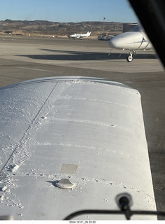 4 a2c. Utah - Canyonlands Field (CNY) - getting started - frost on the wing