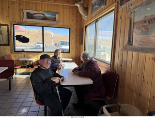 42 a2c. Utah - Hanksville - lunch Adam, Tyler, Susan Wells