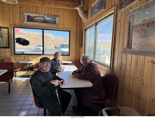 45 a2c. Utah - Hanksville - lunch Adam, Tyler, Susan Wells