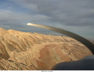 82 a2c. aerial - Utah - San Rafael Reef