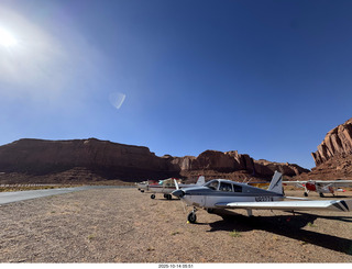 Monument Valley (UT25) - tying down N8377W