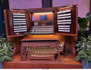 492 a2n. Longwood Gardens - organ