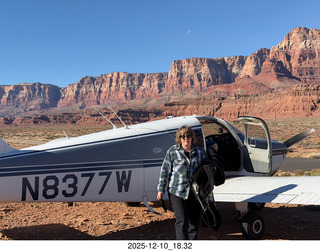 418 a2q. Utah backcountry - Road Crossing airstrip - N8377W - Heather