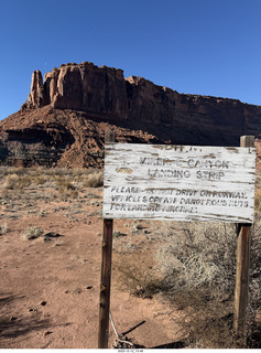 76 a2q. Utah - Mineral Canyon hike
